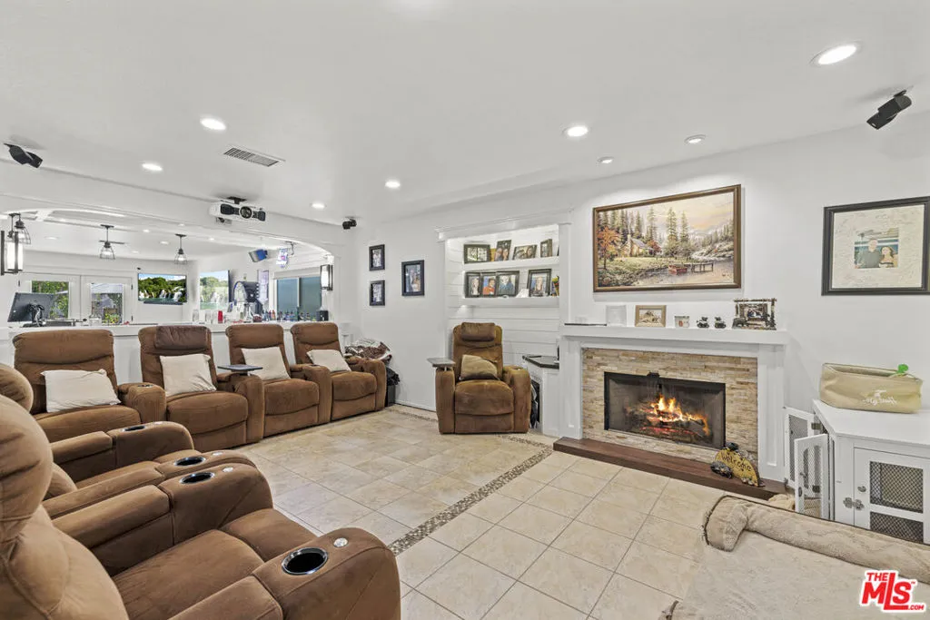 21163 Lone Star Way, Santa Clarita, California 91390 home-pic-13